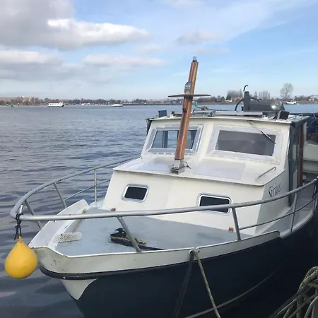 Tekne Sailing