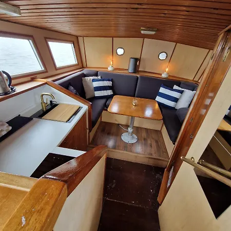 Sailing Botel *